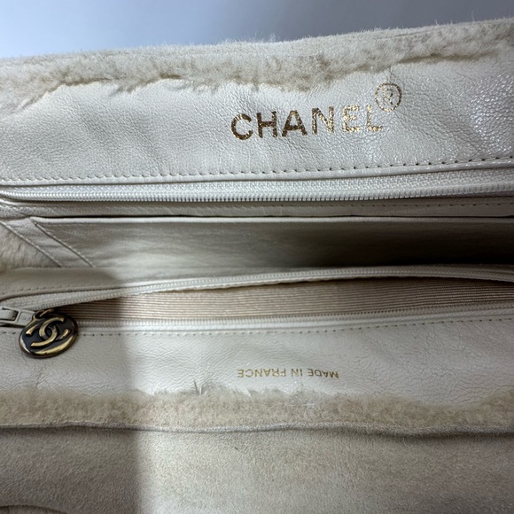 Chanel Shearling Suede Fur Chanel Handbag Tote CC Logo Vintage - Picture 3 of 16